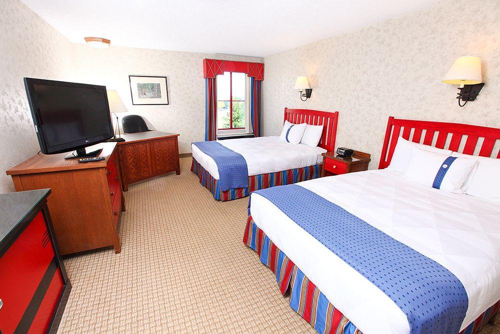 Wildwood Lodge & Suites Clive Extérieur photo
