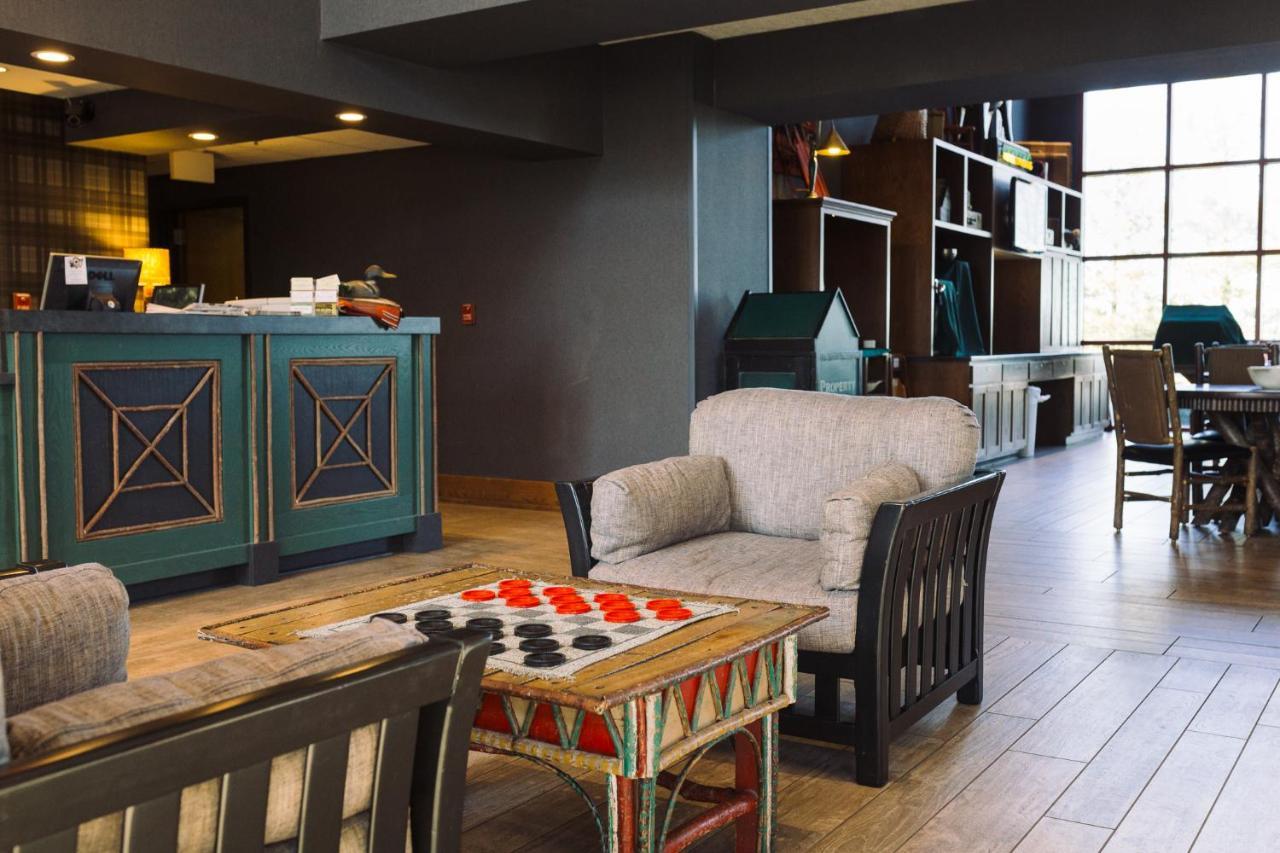 Wildwood Lodge & Suites Clive Extérieur photo