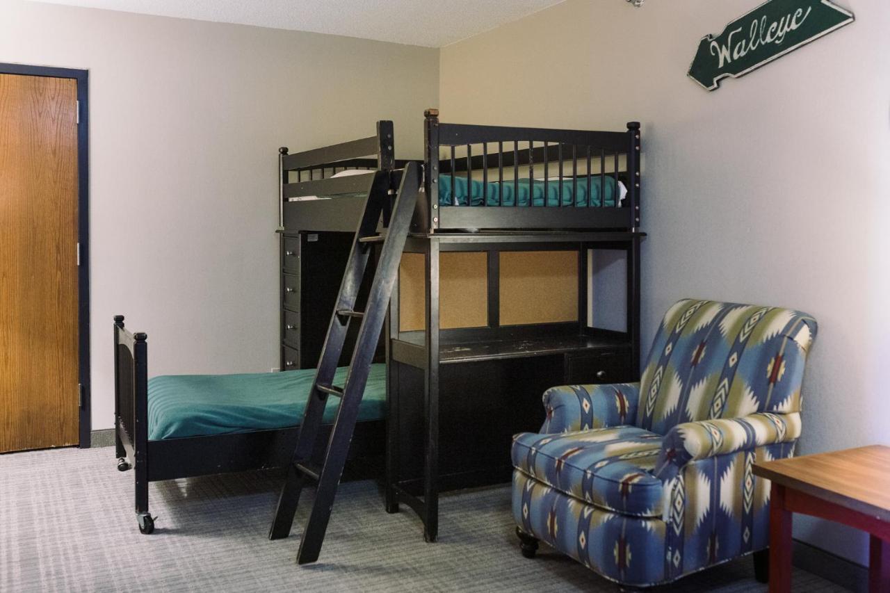 Wildwood Lodge & Suites Clive Extérieur photo